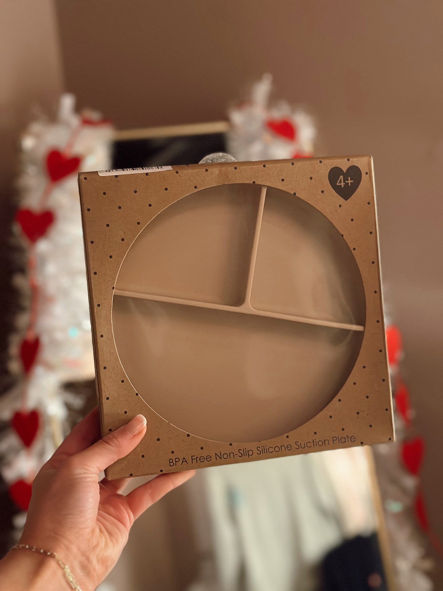 Suction Plate With Divided Portions