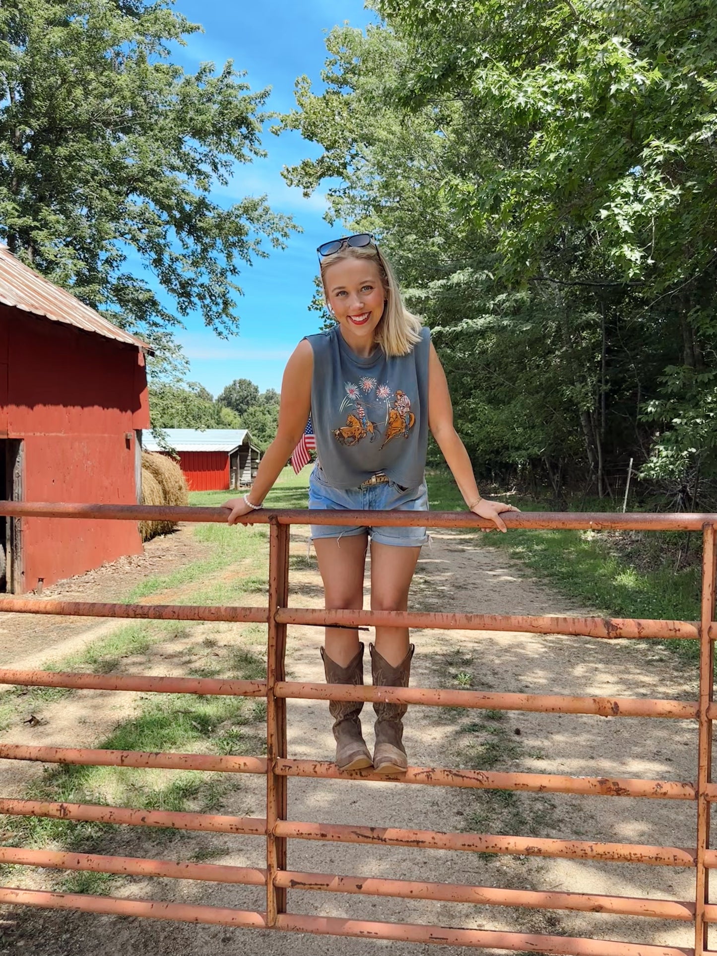 Americana Bronc Tank